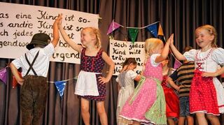 <p>Führten den "Zillertaler Hochzeitsmarsch" auf: Anton, Luca-Jenny, Clara und Marie (von links).</p>