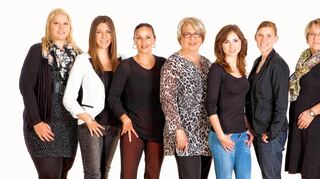 <p>Das Team der beiden TUI ReiseCenter (v.l.): Daniela Wiegand, Hanna Petri, Yolanda Schränkler, Barbara Eichhorn, Isabell Ditje, Stefanie Geiger, Christine Berthold und Petra Hiller.</p>