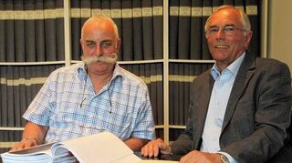 <p>Neue Aufgaben bei der FWV: Fraktionsvorsitzender Klaus Rittlinger (l.) und Bürgermeister-Stellvertreter Friedbert Blaschke.</p>