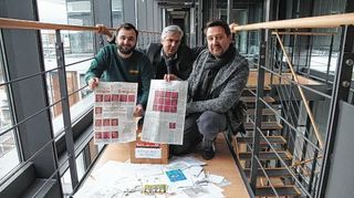 <p>Der Rätselcoupon des Ehepaars Hurst (oben). Die "MM"-Redaktion (v.l.: Tobias Törkott, Stefan M. Dettlinger, Ralf-Carl Langhals) bei der Gewinnerziehung.</p>