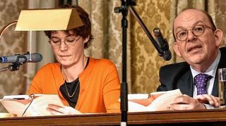 <p>Ganz anders als beim letzten Mal, aber nicht minder unterhaltsam und amüsant: Denis Scheck liest mit seiner ehemaligen Mitschülerin Eva Gritzmann.</p>