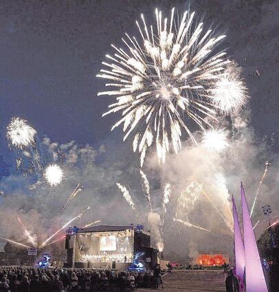 Zum Abschluss gibt es bei „Schloss in Flammen“ im Schwetzinger Schlosspark ein Feuerwerk.