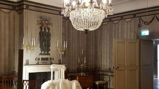 Sieht klasse aus: der von Joan Sallas gefaltete Elefant, hier aufgenommen im Schloss Schwetzingen. Dies war eine Auftragsarbeit für einen Scheich.