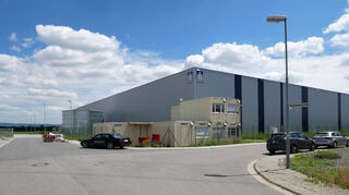 Das Logistikzentrum der "21sportsgroup" im Gewerbegebiet Süd kurz nach Aufnahme des Betriebs im Sommer 2018 (Archivbild).
