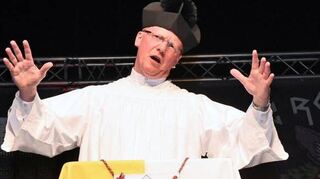 Pfarrer Johannes Brandt legte den Finger in die Wunde und kommentiert Politik auf allen Ebenen.