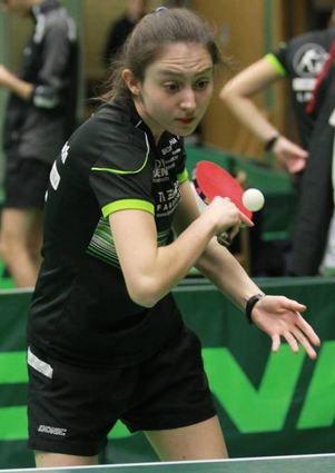 Leonie Sturm punktet als Einzige für Ketsch in der Bezirksliga.