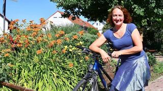 Claudia Grau-Bojunga ist für die Grünen neu im Gemeinderat. Die Diplom-Biologin hat sich als Treffpunkt für das Gespräch den Jakob-Neu-Platz ausgesucht.