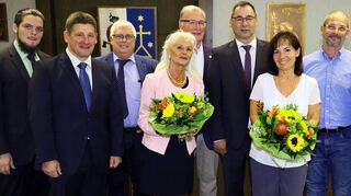Im Sitzungssaal des Rathauses verabschiedete Bürgermeister Jürgen Kappenstein (M.) Tobias Kapp (CDU, v. l.), Achim Reister (CDU), Gerhard Weixler (SPD), Helena Moser (CDU), Hans-Peter Rist (SPD), Birgit Rapp (SPD), Ralf Rapp (CDU) und Konrad Kemptner (SPD) aus dem Gemeinderat. Es fehlen Karin Kohl und Annette Läppchen (beide Unabhängige Grüne).