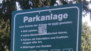 Laut Parkordnung sind die Vierbeiner dort eigentlich nicht erwünscht.
