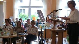 Bei der Evangelischen Gemeinschaft gab’s zum Frauenfrühstück nicht nur leckeres Essen sondern auch ein Denkanstoß von Andrea Juhler (r.)