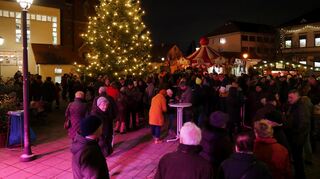 Der Weihnachtsmarkt in Plankstadt lockt noch bis Sonntagabend in die Ortsmitte.