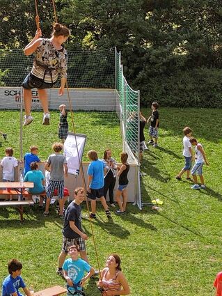 <p>Keine Langeweile kam bei der Geburtstagsfeier der Markus-Realschule auf: Dafür sorgten Musical, Hüpfburg, Kletterwand und vieles mehr.</p>