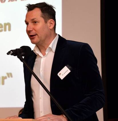 Schulleiter Martin Jendritzki erläutert die Angebote der MDRS.