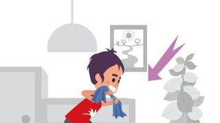 Übung 2: Aus dieser Position ziehen wir das gespannte Handtuch zum Oberkörper heran und strecken danach die Arme wieder aus. Diese Übung kräftigt vor allem den oberen Rücken. Möchtest du deine untere Rückenmuskulatur mehr fordern, neige den Oberkörper mit geradem Rücken weiter nach unten.