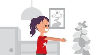 Für die erste Aufgabe nehmen wir eine leichte Schrittposition ein. Welcher Fuß zunächst vorne steht, bleibt jedem selbst überlassen. Je enger die Füße voreinander stehen, umso anspruchsvoller ist es, die Balance zu halten. Wer sicherer stehen möchte, stellt die Füße also weiter auseinander.