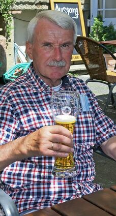 Blaues Loch: Siegfried Wehner genießt.
