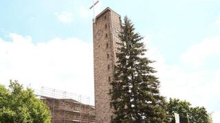 Die Christkönigkirche gleicht einer Großbaustelle. An mehreren Stel-len wird saniert und erneuert.