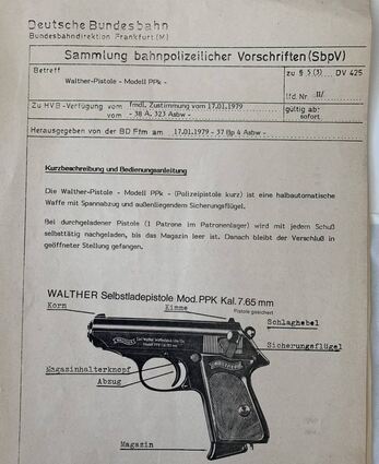 Auch eine Waffe hat Klaus Hammann damals gehabt. Die Abfertigungskasse war nämlich auch eine Filiale der Spardabank. Er musste das Geld von der Post abholen.