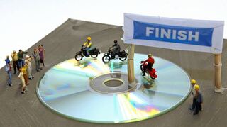 Die Motorradfahrer haben ihr Ziel erreicht und auch die Serie der Miniaturinstallation-en biegt auf die Zielgerade ein.