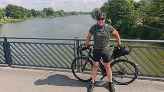 Dieses Bild entstand in Koblenz, wo Dr. Thomas Soballa seine Tochter besuchte. Für den Radfahrer bedeutet der Aufenthalt in der Stadt am Rhein Halbzeit. Zumindest was die Dauer seiner Tour durch Deutschland betrifft.