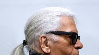 Modedesigner Karl Lagerfeld im Jahr 2014 bei einer Ausstellungseröffnung im Museum Folkwang in Essen.
