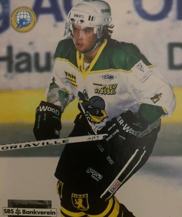 Felix Dobler einst im Trikot des Eishockey-Zweitligisten EHC Olten.
