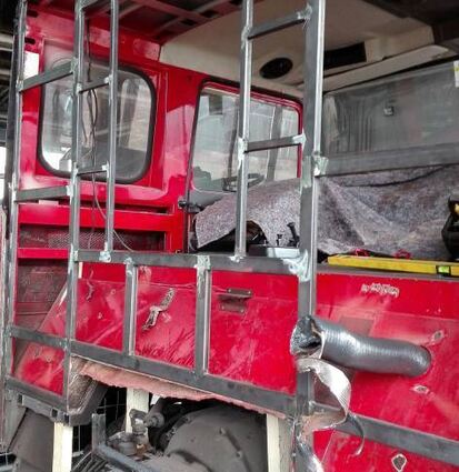 Die Mannschaftskabine des Feuerwehr-autos wurde gekürzt.
