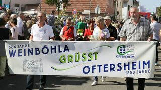 Bei der 1250-Jahr-Feier der Hardtgemeinde, die vor fünf Jahren begangen wurde, war die Delegation aus Weinböhla Teil des his-torischen Festumzugs. Die Partnerschaft mit der sächsischen Kommune wurde vor 30 Jahren besiegelt.