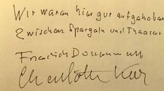 Für einen Kurzurlaub: 1987 kam Dürrenmatt mit seiner Frau für wenige Tage nach Schwetzingen. In dieser Zeit haben sie sich ins Gästebuch des Hotels eingetragen.