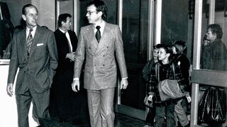 <p>Hans Leciejewski (jeweils im Bild rechts) traf in seiner Laufbahn viele Sportler und Prominente, zum Beispiel oben Kanutin Carolin Leonhardt aus Lampertheim (2008) und Queen-Gemahl Prinz Philip (1974).</p>