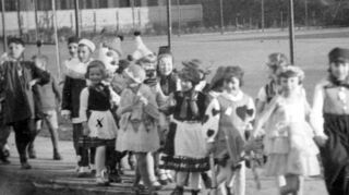 So sah der Kinderfasching im Jahr 1932 aus – die TV-Kinder hatten Spaß.