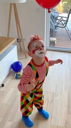 Clown Julian hatten besonders bei den Luftballonspielen großen Spaß.