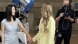 Hinter den Kulissen: Weihua Wang mit Miss Rheinland-Pfalz, Sabrina Reitz.