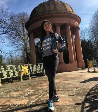 Um den Kopf frei zu bekommen, geht Weihua Wang gerne joggen. Das hat sich auch als Miss Baden-Württemberg nicht geändert. Hier ging das noch im Schlossgarten – bevor dieser dann während der Corona-Pandemie wieder schließen musste.