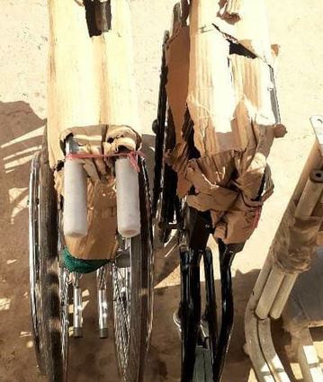 Die Rollstühle wurden in Kabul gekauft, sie kommen jetzt zu den Mädchen.