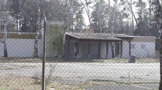 Das Gebäude des ehemaligen Rod & Gun Clubs soll – wie auch die versiegelten Flächen – nach Aussage der BImA spätestens im Winter rückgebaut werden.