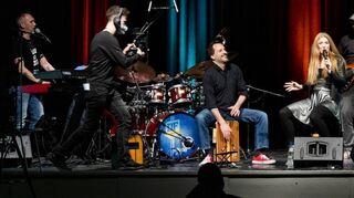 Musikalische Gratulanten: Die Band „Speyer Online Sessions“ (SOS-Band) eröffnet in der Besetzung Jasmin Perret (Gesang), Julian Gramm (Gitarre), Markus Eichler (Bass), Claude Schmidt (Keyboard) und Daniel Fleischmann (Schlagzeug) die Fete.