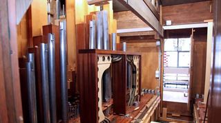 Ganz schön leer in der Orgel. Sämtliche Pfeifen wurden ausgebaut und gereinigt.