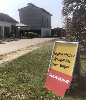 Ausverkauft –- dieses Zusatzschild wird wohl nicht nur auf dem Spilger-Hof noch einige Tage Verwendung finden.
