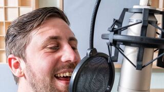 Stefan Röger nimmt sein Album im Studio auf.