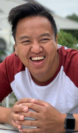 Trotz angespannter Lage hat Musiker Athi Sananikone glücklicherweise sein Lachen noch nicht verloren. Doch die Pandemie setzt ihm wie vielen Künstlern zu.
