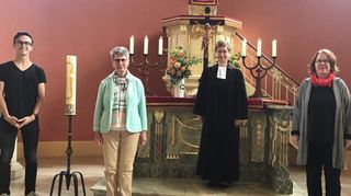 Haben den Pfingstgottesdienst im Team vorbereitet: Jonas Ballreich (v. l.), Gerda Schellenberger, Pfarrerin Katharina Garben und Katharina Thorn.