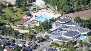 Viel Platz fürs nasse Vergnügen: Das Aquadrom will Hallen- und Freibad ebenso öffnen wie Sauna und Salzgrotte. In der Bildmitte oben das große Wellenbecken