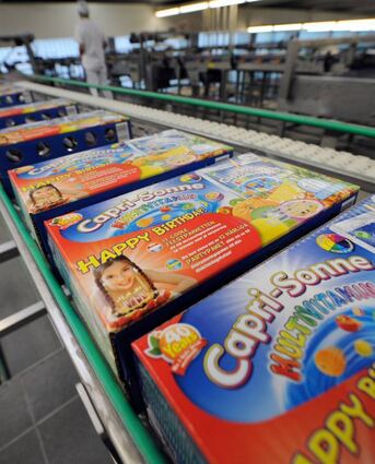 In Eppelheim wird seit über 50 Jahren Capri-Sun, ehemals Capri-Sonne – wie hier im Bild – produziert.