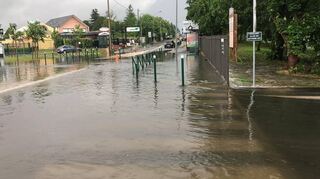 Zahlreiche Straße und Häuser in der Brühler Partnergemeinde Ormesson-sur-Marne wurden durch den Starkregen überflutet. Auch einzelne Bäume wurden durch die Kraft des Sturms umgeknickt.