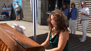 Bernice Hassayoun trägt am Sonntag die „Romantica Serenade“ von Paul de Senneville vor. Sie lernt das Klavierspiel in der Klasse von Birgit Amail-Funk.