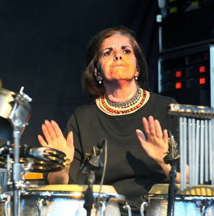 Angela Frontera begeistert das Publikum an der Percussion. Für ihren Einsatz erntet sie viel Applaus.
