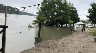 Keine Chance auf Cocktails mit Flussblick: Die Beach Bar „Rheinstrand“ ist geschlossen.