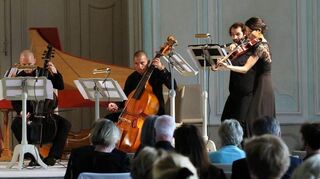 Endlich wieder mal ein Livekonzert im Mozartsaal des Schlosses: Die Forschungsstelle „Südwestdeutsche Hofmusik“ feierte damit Abschied von Schwetzingen.