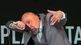 Arnim Töpel ist der Masterbabbler. Der Philosoph des Blues huldigt immer mehr seiner Liebe zur hiesigen Sprache.